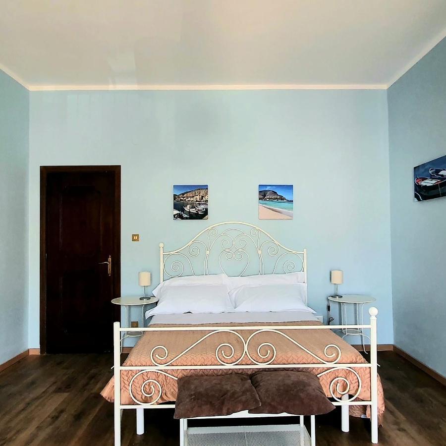 La Casa Di Andreina Hotell Mondello Exteriör bild