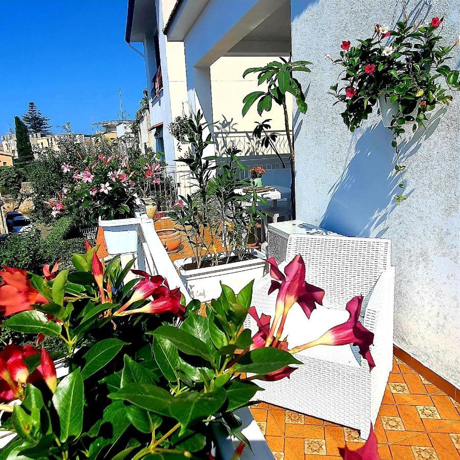 La Casa Di Andreina Hotell Mondello Exteriör bild