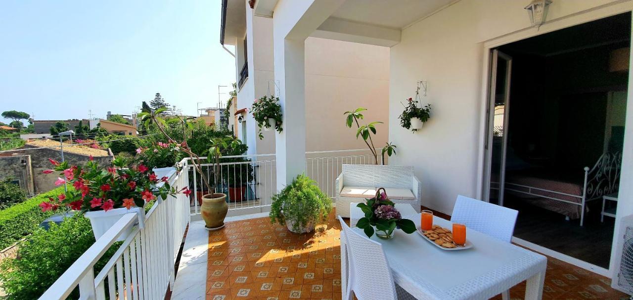La Casa Di Andreina Hotell Mondello Exteriör bild
