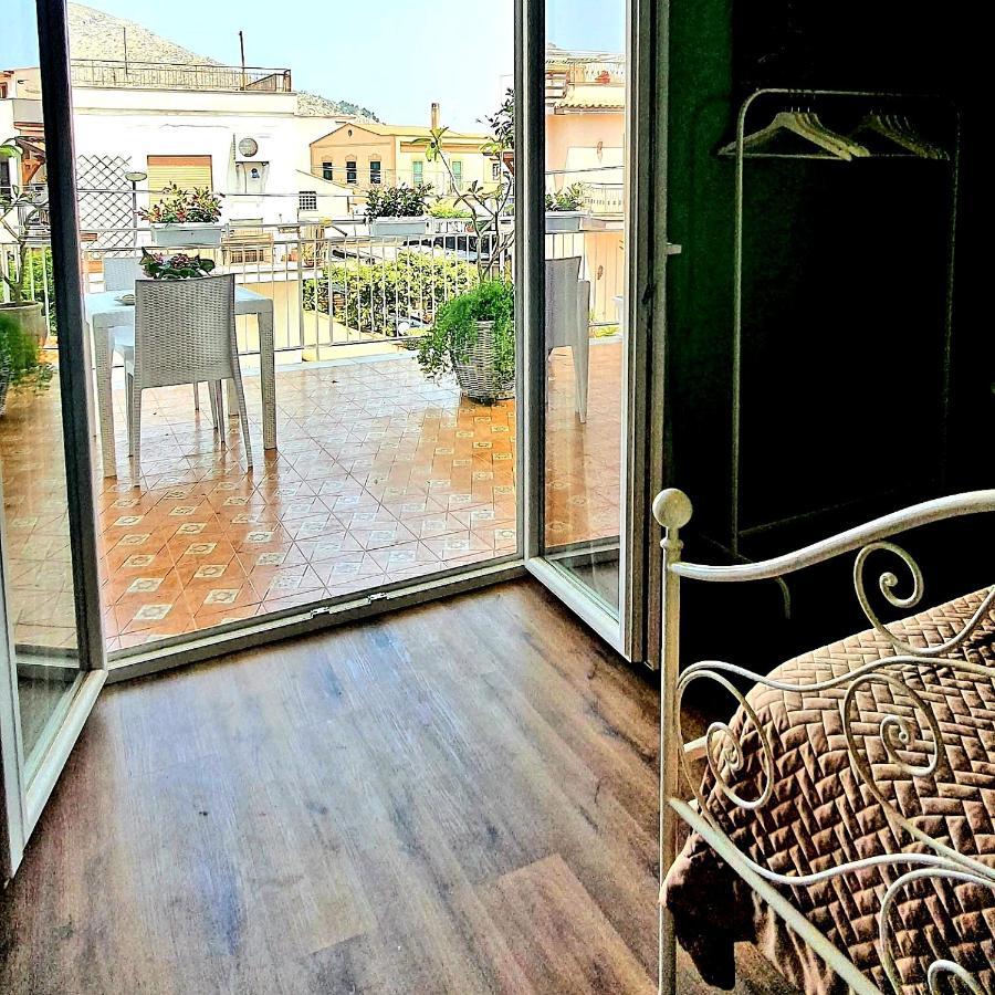 La Casa Di Andreina Hotell Mondello Exteriör bild