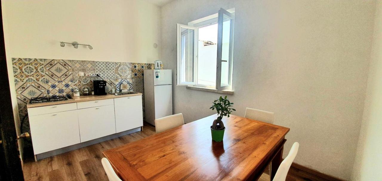 La Casa Di Andreina Hotell Mondello Exteriör bild