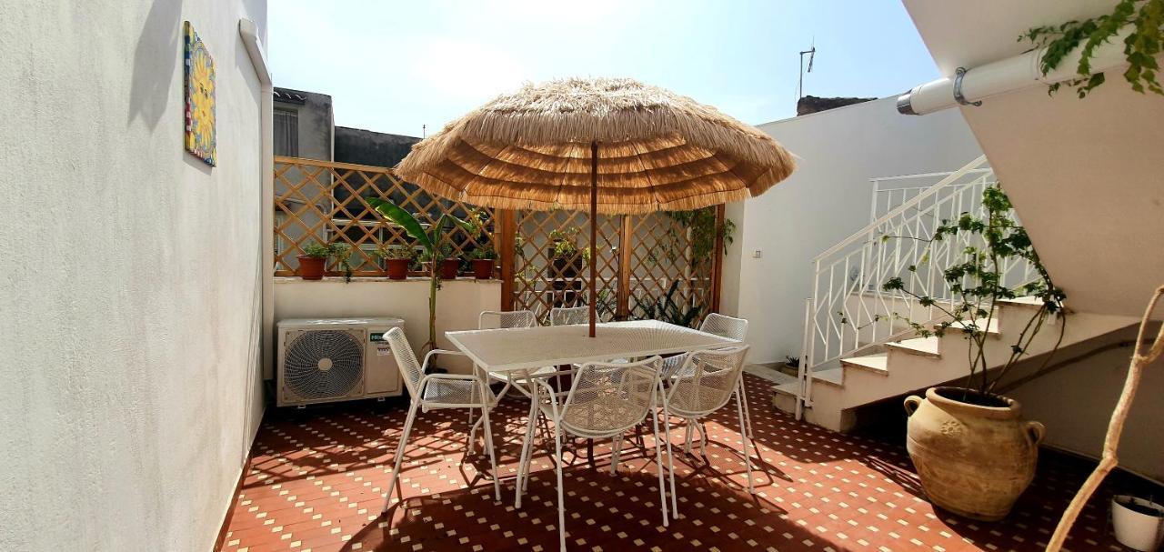 La Casa Di Andreina Hotell Mondello Exteriör bild